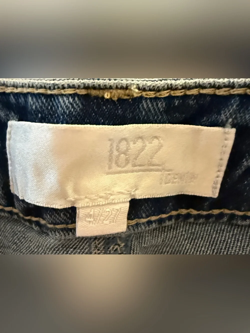 Women’s NWT 1822 Denim High Rise Frayed Hem Stretch Shorts Size 4/27